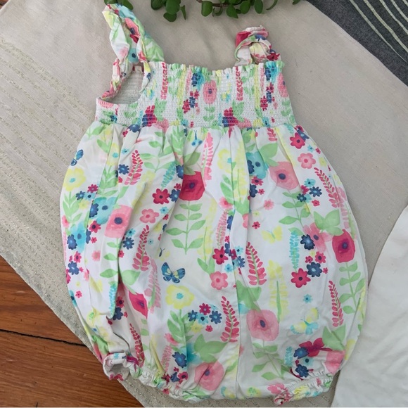 Baby Girl’s Summer Clothes Bundle of 4- size 6-12 months - Picture 9 of 13